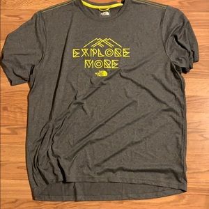 Men’s North Face shirt